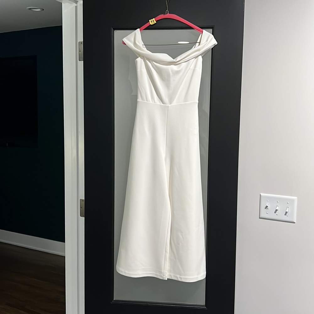 White jumpsuit - Picture 2 of 7